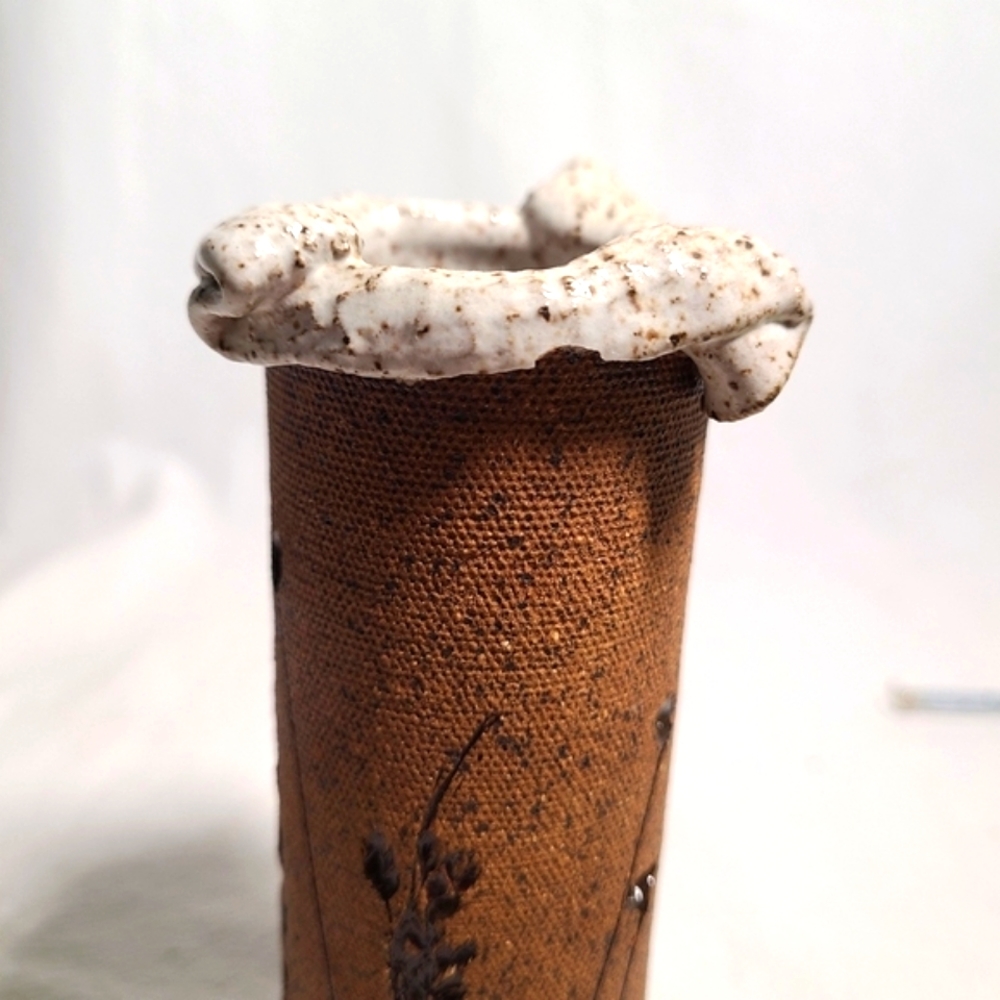 Vintage vase hand made pottery imprinted leaves 🍃 - Picture 5 of 13